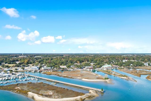 308 Emery Oak Dr., Murrells Inlet, SC 29576