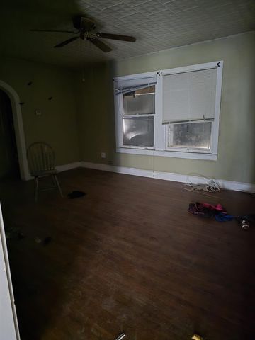 914 Porter ST, Taylor, TX 76574