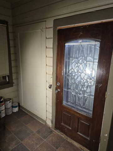 914 Porter ST, Taylor, TX 76574