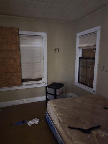 914 Porter ST, Taylor, TX 76574