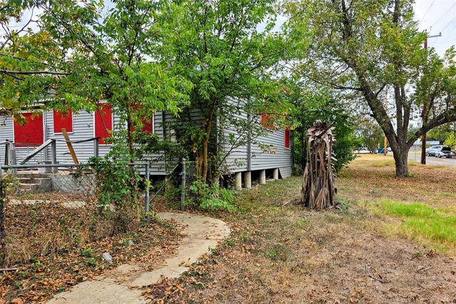 914 Porter ST, Taylor, TX 76574