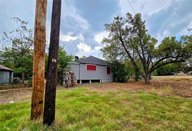 914 Porter ST, Taylor, TX 76574