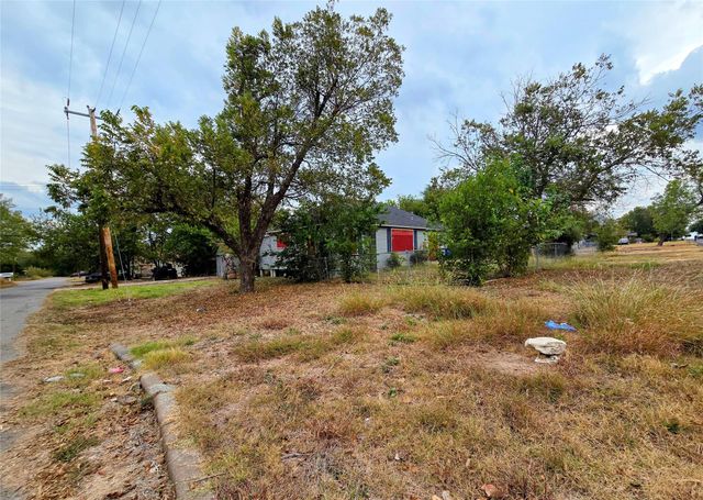 914 Porter ST, Taylor, TX 76574