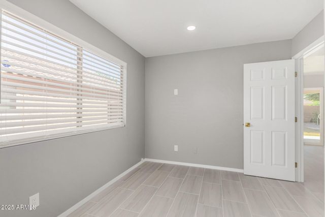 6333 W NEZ PERCE Street, Phoenix, AZ 85043