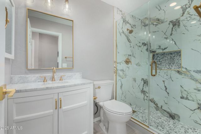 6333 W NEZ PERCE Street, Phoenix, AZ 85043