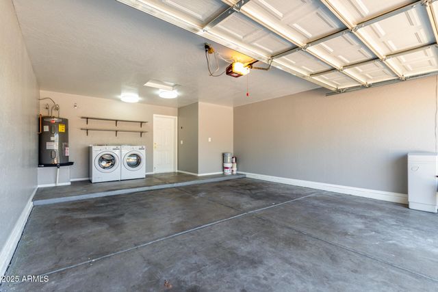 6333 W NEZ PERCE Street, Phoenix, AZ 85043