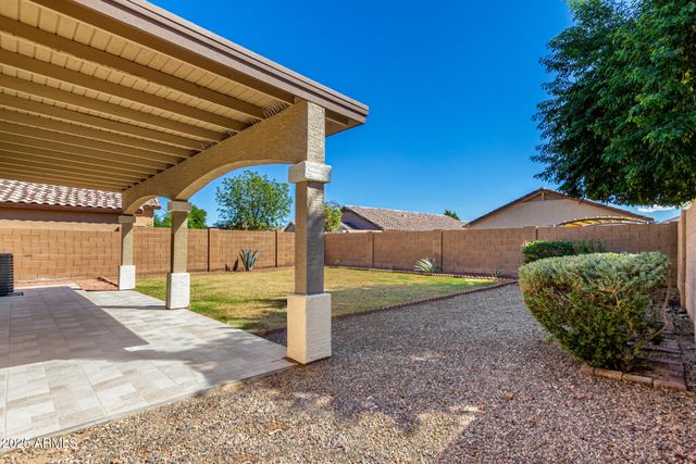 6333 W NEZ PERCE Street, Phoenix, AZ 85043