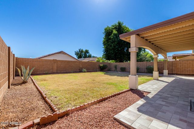 6333 W NEZ PERCE Street, Phoenix, AZ 85043