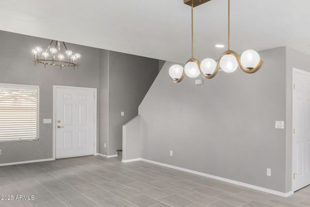 6333 W NEZ PERCE Street, Phoenix, AZ 85043