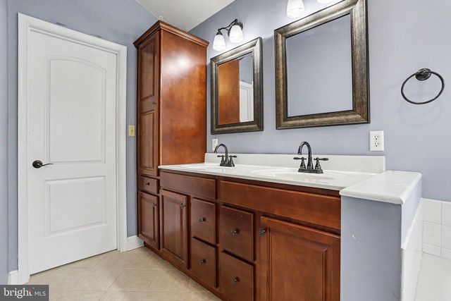 57 E SUMMIT DR, Littlestown, PA 17340