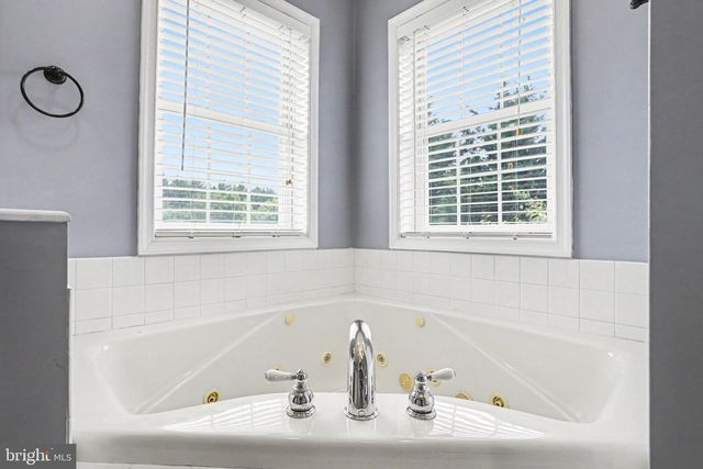 57 E SUMMIT DR, Littlestown, PA 17340