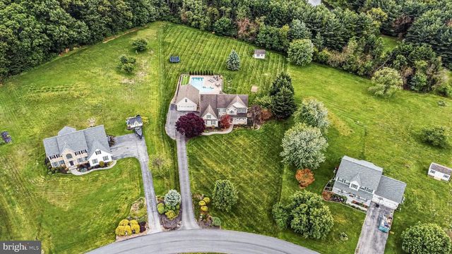 57 E SUMMIT DR, Littlestown, PA 17340