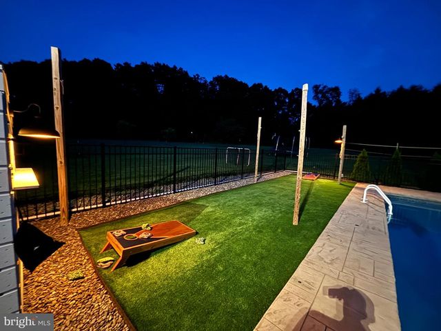 57 E SUMMIT DR, Littlestown, PA 17340
