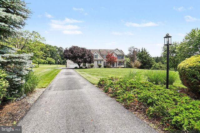 57 E SUMMIT DR, Littlestown, PA 17340