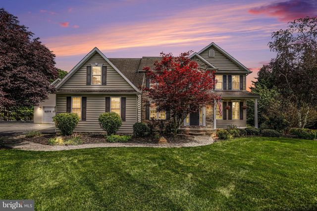 57 E SUMMIT DR, Littlestown, PA 17340
