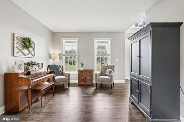 57 E SUMMIT DR, Littlestown, PA 17340