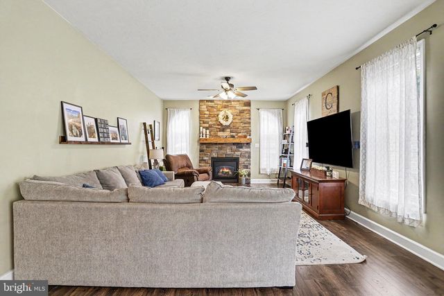 57 E SUMMIT DR, Littlestown, PA 17340
