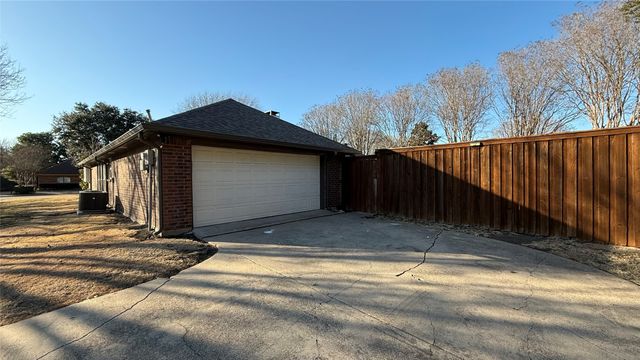18716 Sagewood Drive, Dallas, TX 75252