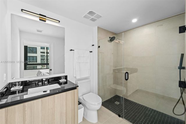 225 N Miami Avenue 912, Miami, FL 33128
