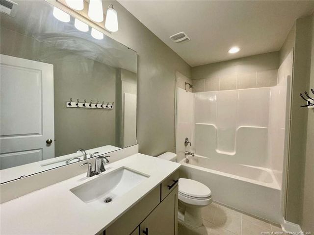 1661 Seattle Slew Lane, Hope Mills, NC 28348