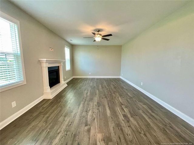 1661 Seattle Slew Lane, Hope Mills, NC 28348