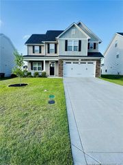 1661 Seattle Slew Lane, Hope Mills, NC 28348