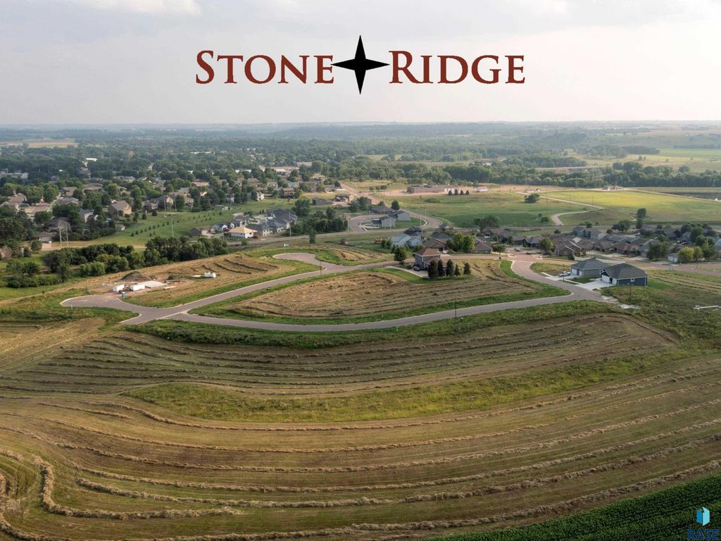 704 N Sapphire Cir Circle, Brandon, SD 57005