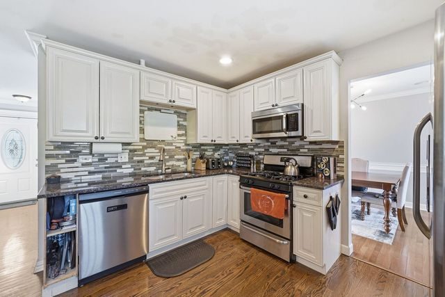 18837 W Louise Drive, Lansing, IL 60438
