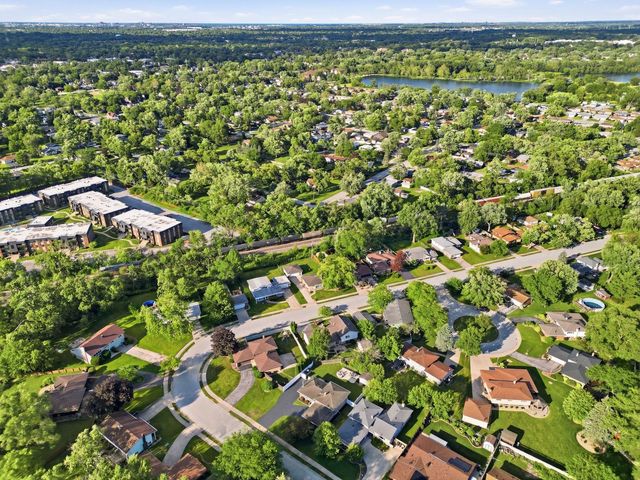 18837 W Louise Drive, Lansing, IL 60438