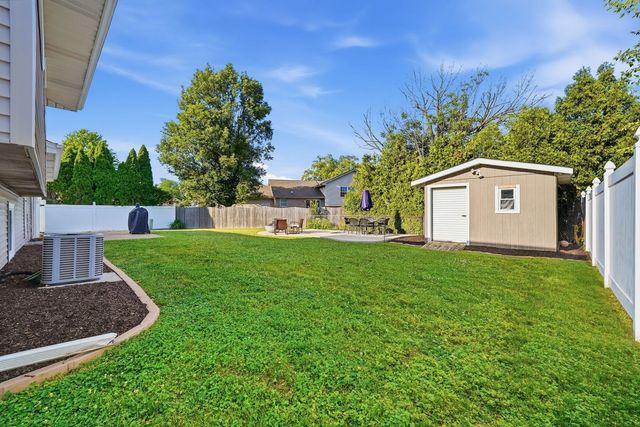 18837 W Louise Drive, Lansing, IL 60438