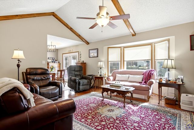 2732 SW Staffordshire RD, Topeka, KS 66614
