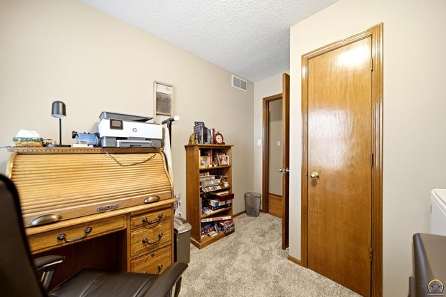 2732 SW Staffordshire RD, Topeka, KS 66614