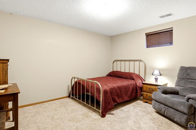 2732 SW Staffordshire RD, Topeka, KS 66614