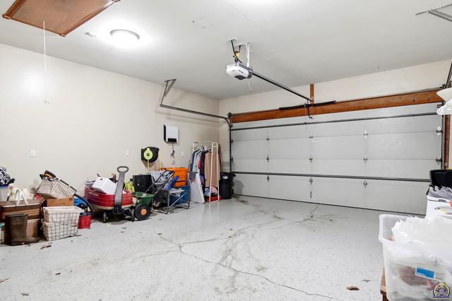 2732 SW Staffordshire RD, Topeka, KS 66614