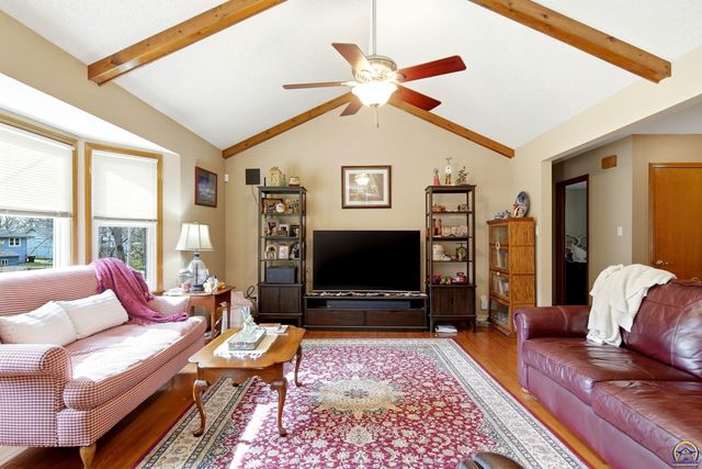 2732 SW Staffordshire RD, Topeka, KS 66614