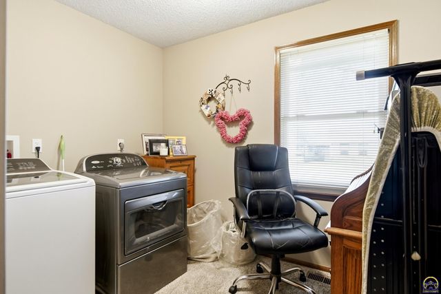 2732 SW Staffordshire RD, Topeka, KS 66614
