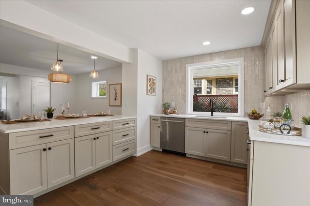 425 GROVE PL, Narberth, PA 19072