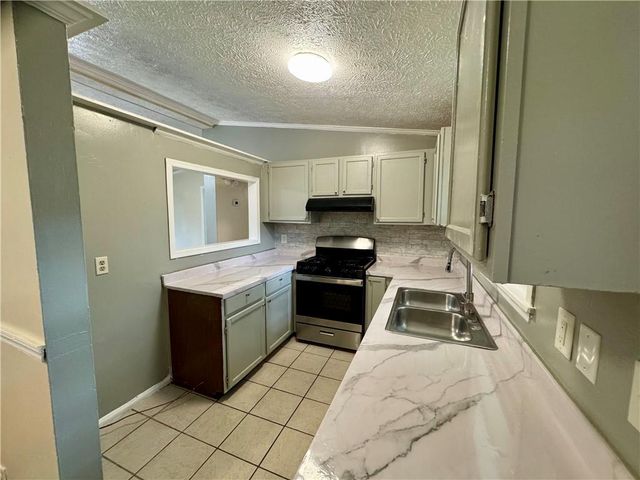 7 Sherwood Loop, Mcdonough, GA 30253