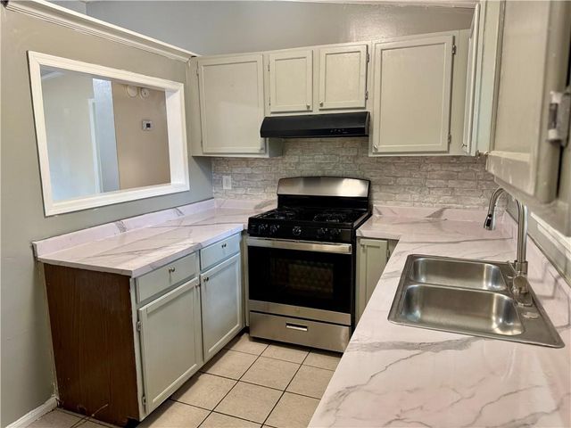 7 Sherwood Loop, Mcdonough, GA 30253