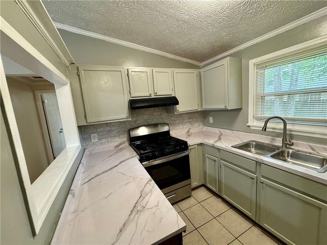 7 Sherwood Loop, Mcdonough, GA 30253