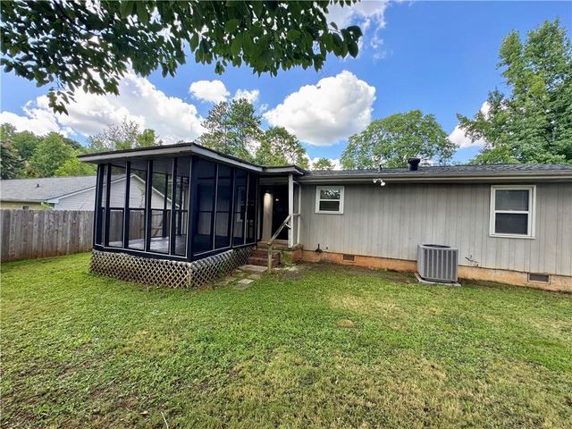 7 Sherwood Loop, Mcdonough, GA 30253