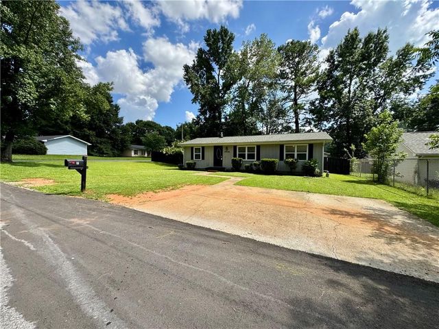 7 Sherwood Loop, Mcdonough, GA 30253