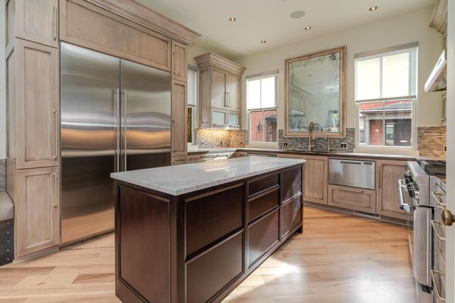 252 E Beck Street, Columbus, OH 43206