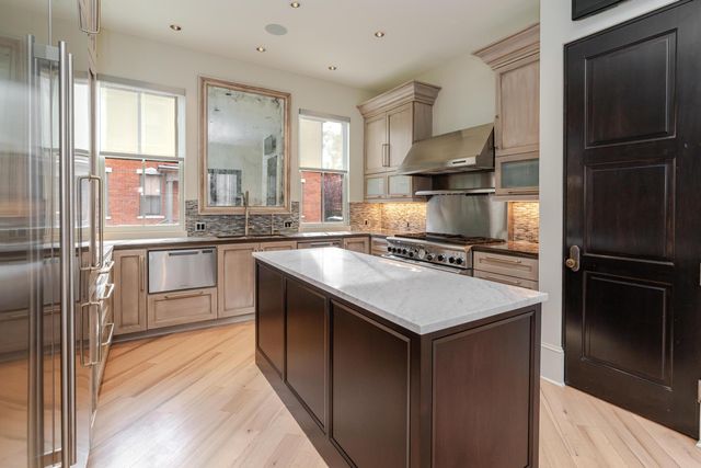 252 E Beck Street, Columbus, OH 43206