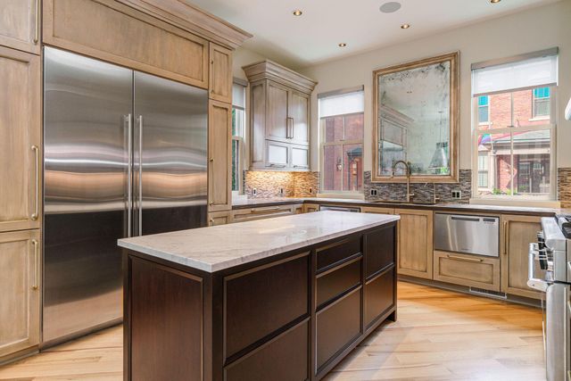 252 E Beck Street, Columbus, OH 43206
