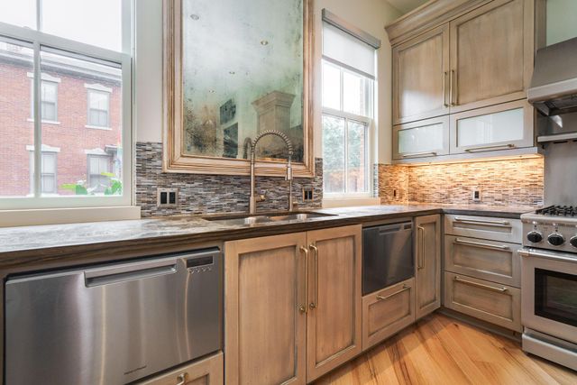 252 E Beck Street, Columbus, OH 43206