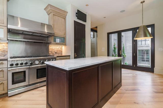 252 E Beck Street, Columbus, OH 43206