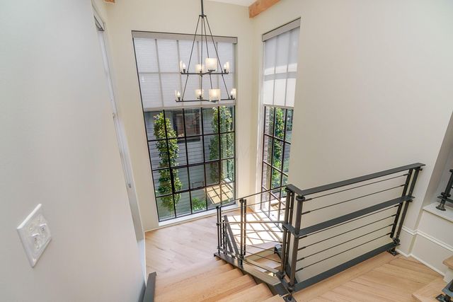 252 E Beck Street, Columbus, OH 43206