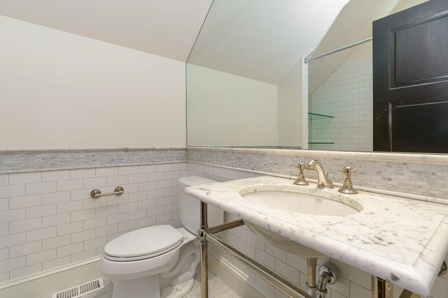 252 E Beck Street, Columbus, OH 43206