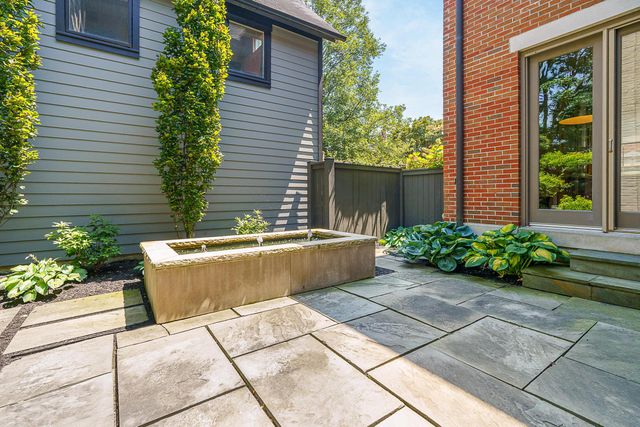 252 E Beck Street, Columbus, OH 43206